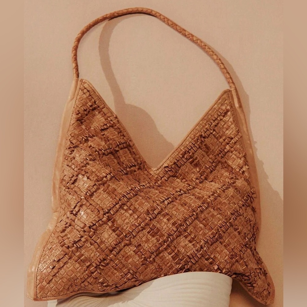 Hobo woven tote